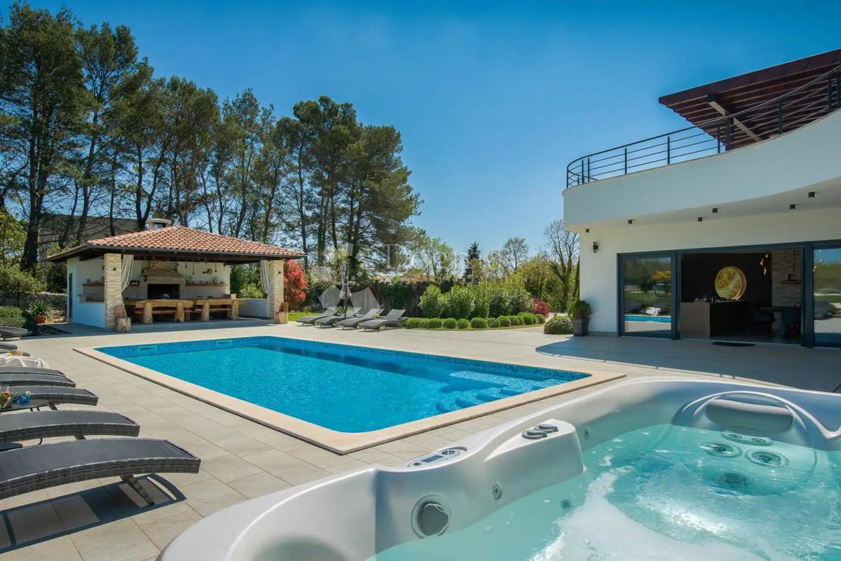 Hiša Svetvinčenat, 487m2