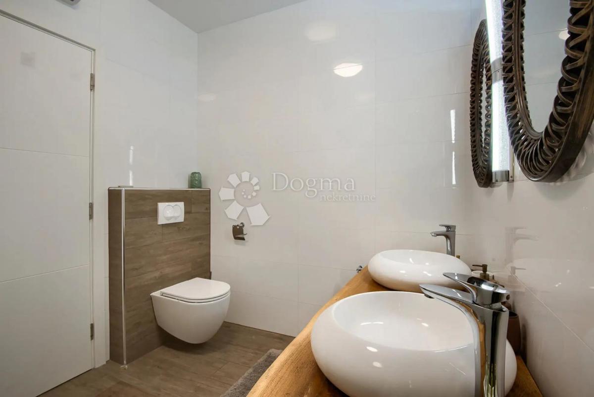 Hiša Svetvinčenat, 487m2