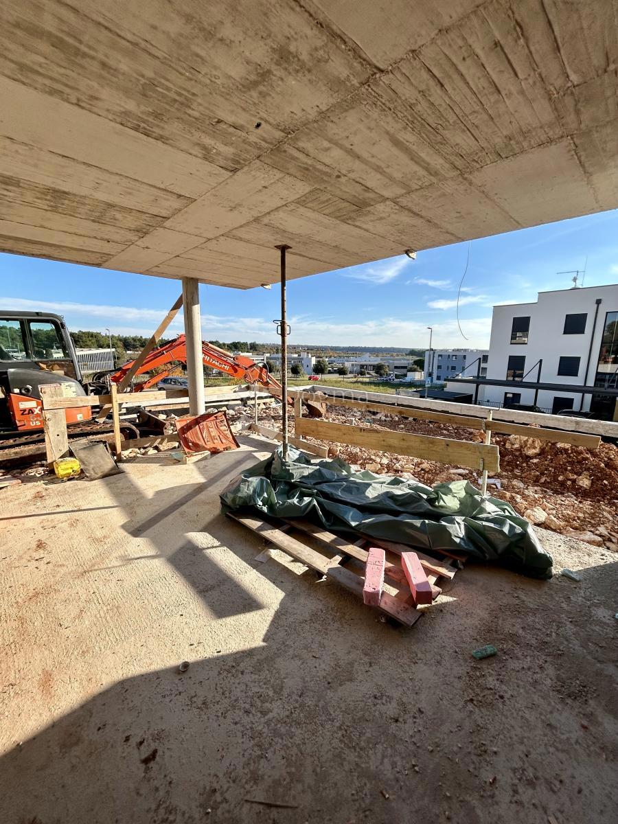 Stanovanje Novigrad, 253,10m2
