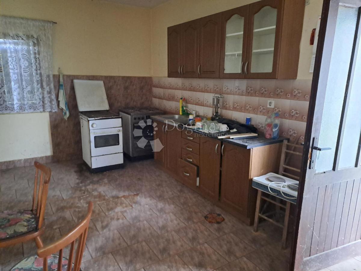 Hiša Pješčanica, Gvozd, 180m2