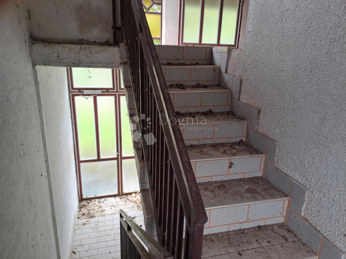 Hiša Pješčanica, Gvozd, 180m2
