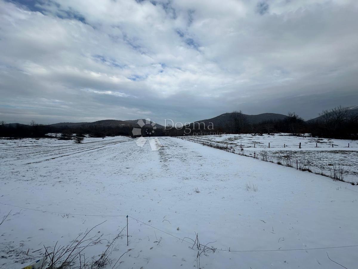 Zazidljivo zemljišče Ličko Cerje, Lovinac, 4.350m2