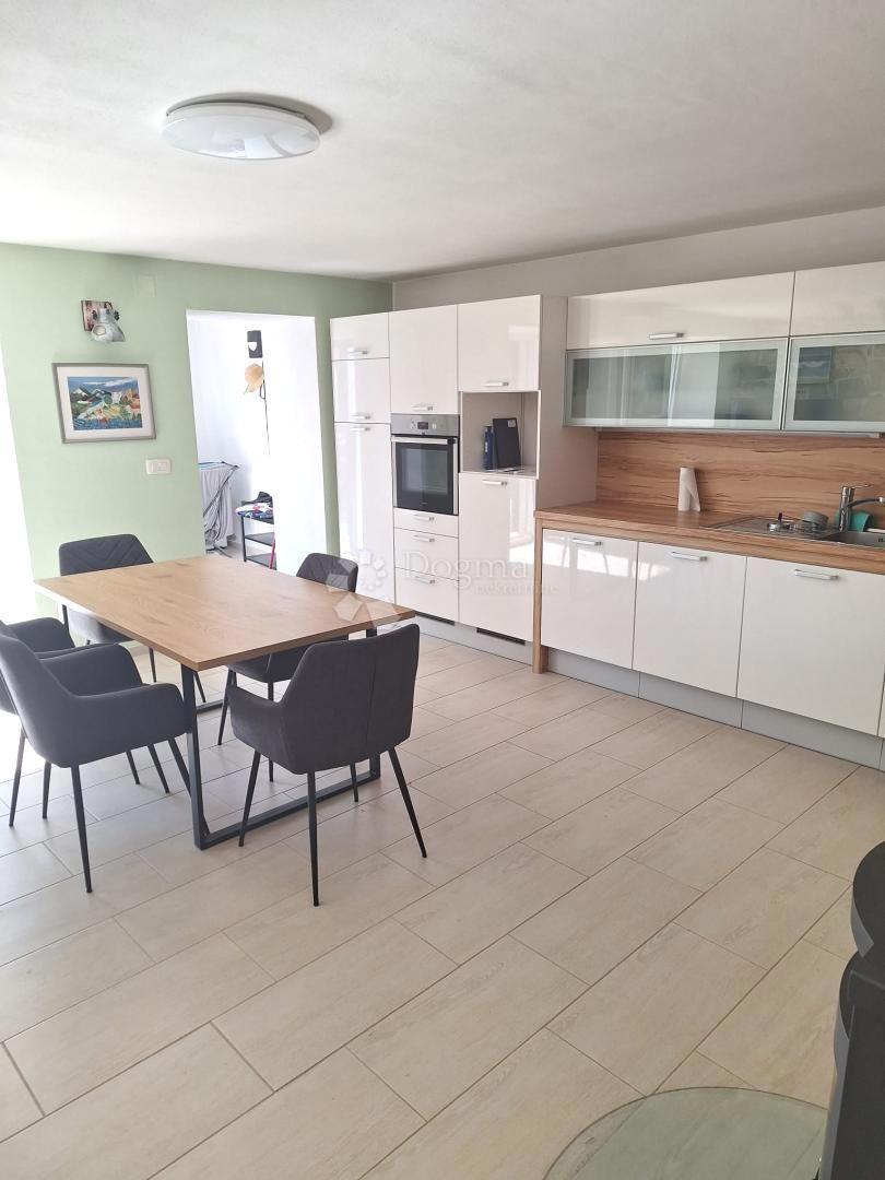Hiša Labin, 140m2