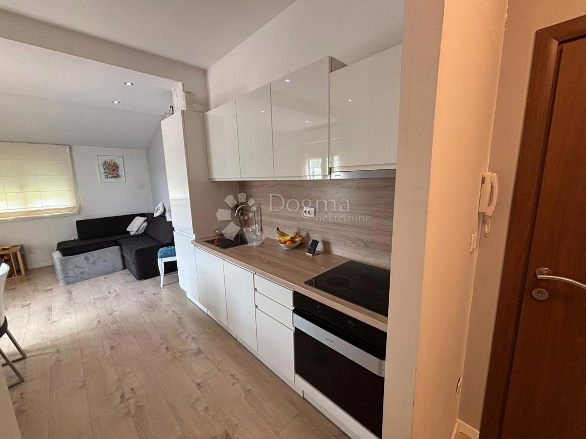 Apartma na odlični lokaciji - Sinj