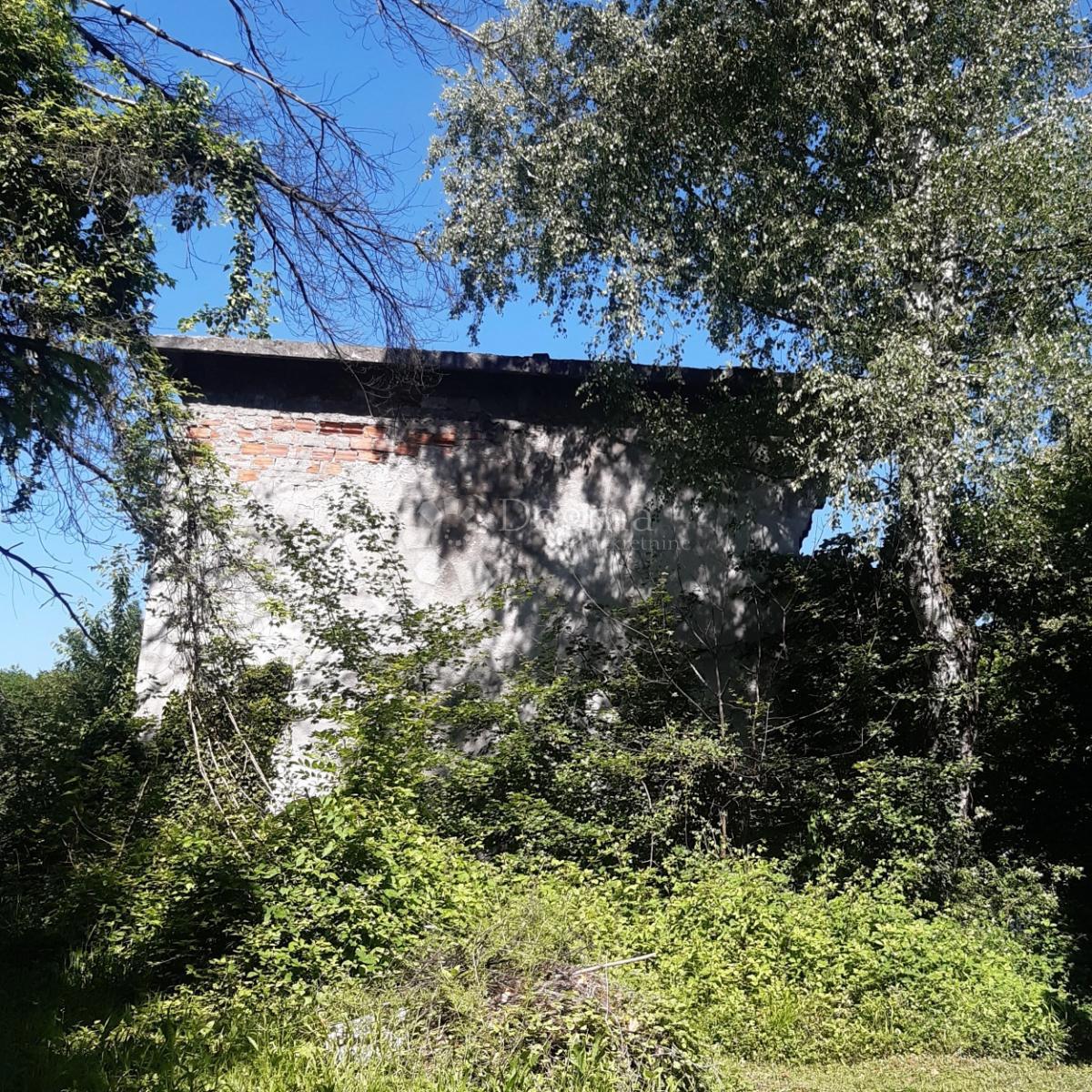 Zazidljivo zemljišče Ogulin, 1.621m2
