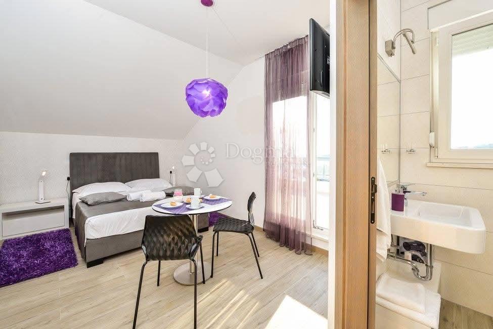 Hiša Rogoznica, 800m2