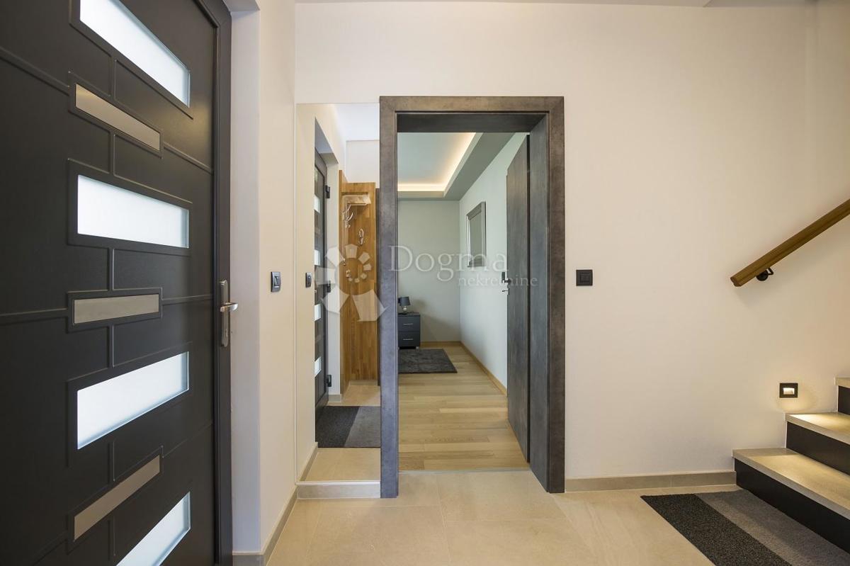 Hiša Poreč, 320m2