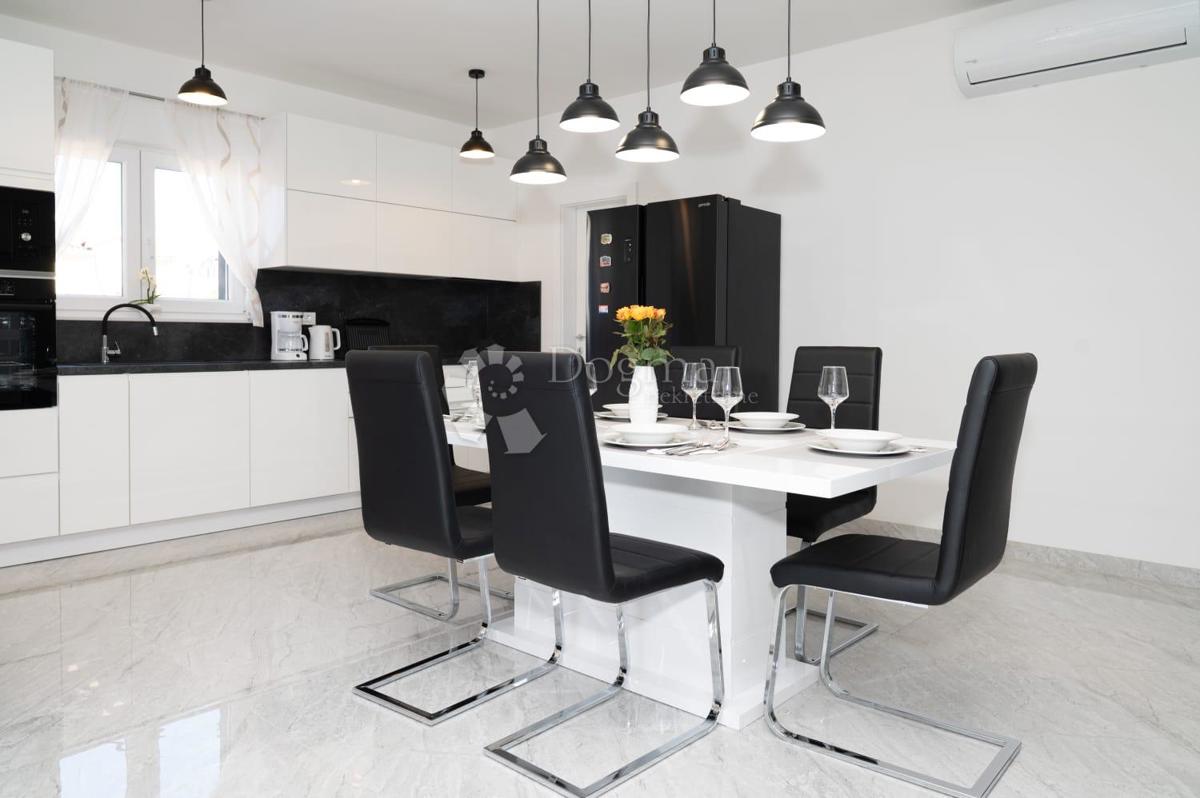 Hiša Vodice, 164m2