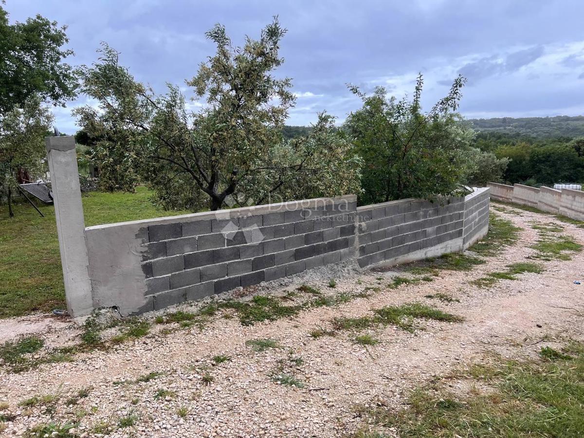 Zazidljivo zemljišče Krnica, Marčana, 611m2