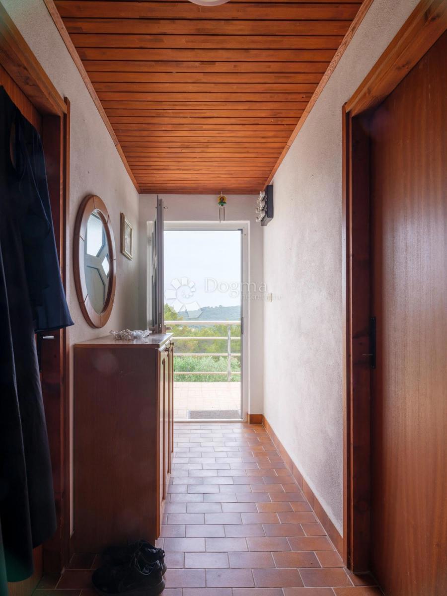 Hiša Maslinica, Šolta, 302,29m2
