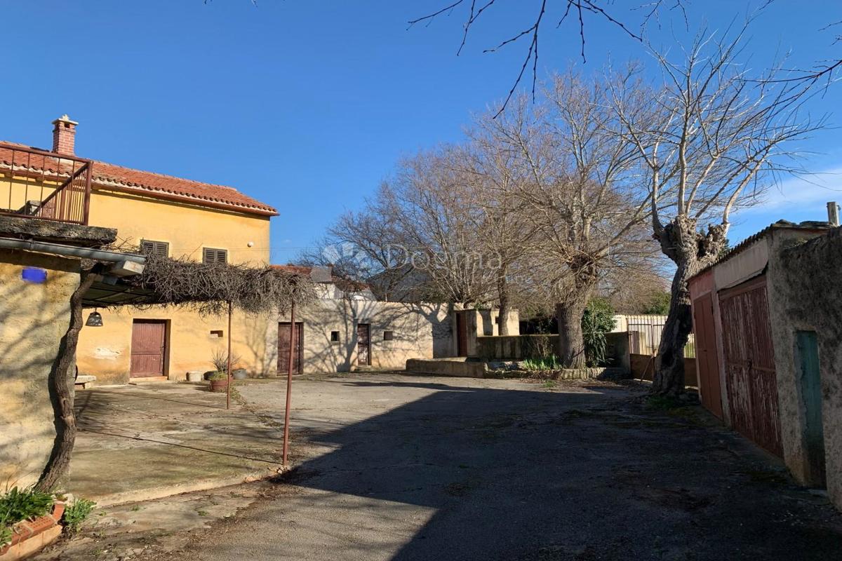 Hiša Svetvinčenat, 180m2
