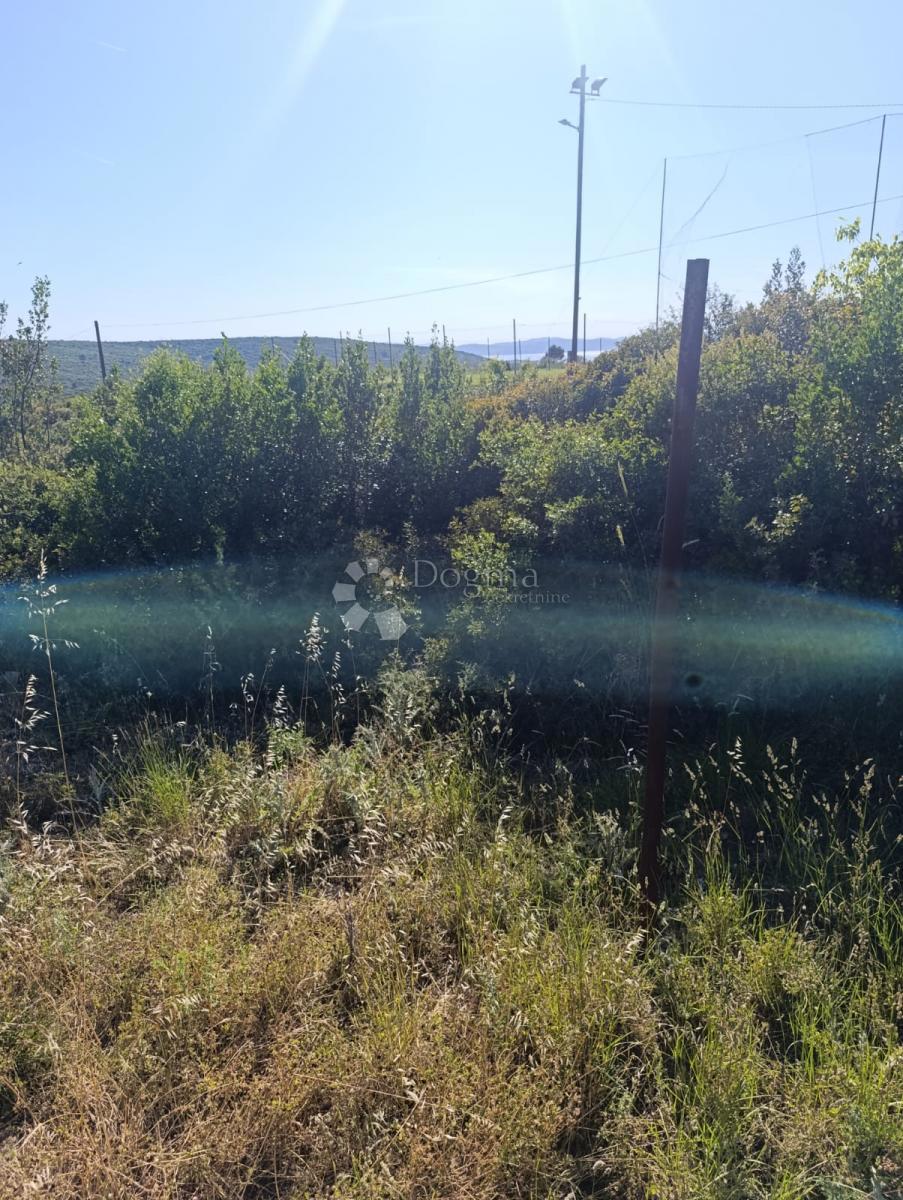 Zazidljivo zemljišče Debeljak, Sukošan, 768m2