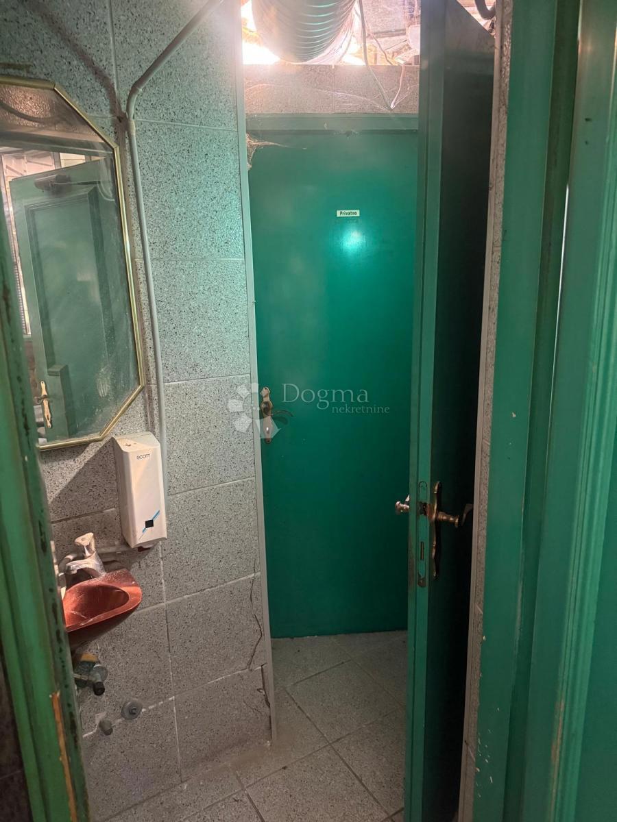Poslovni prostor Centar, Samobor, 74m2