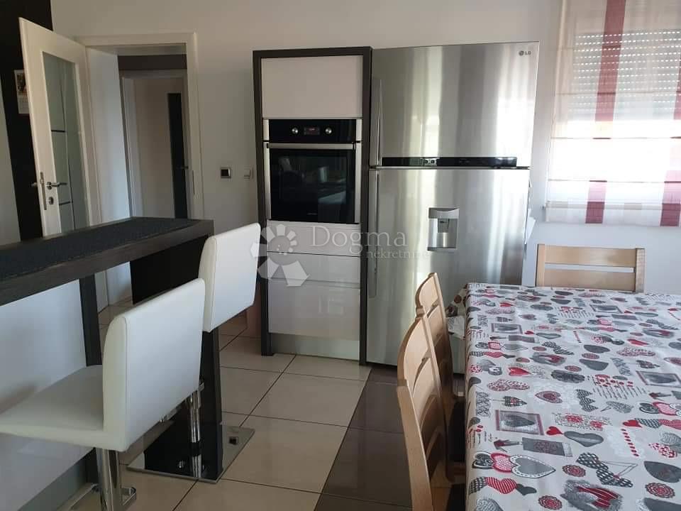 Hiša Delnice, 345m2