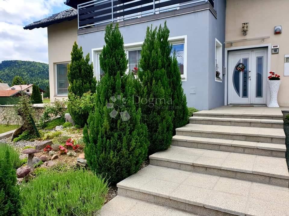 Hiša Delnice, 345m2