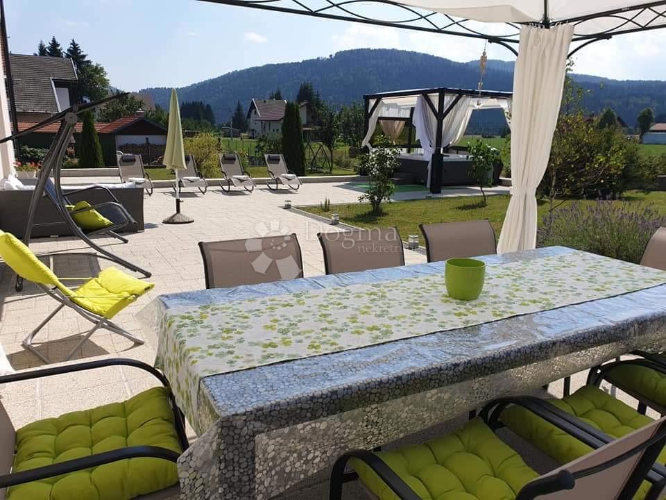 Hiša Delnice, 345m2