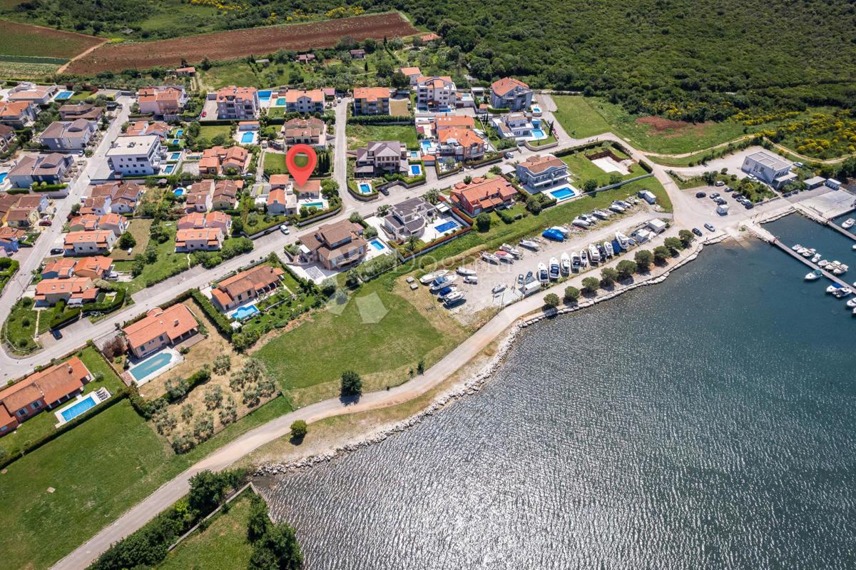 Luksuzna vila v bližini buutique marine