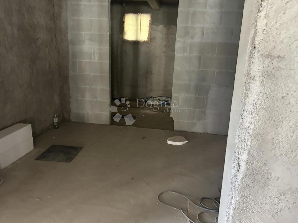 Poslovni prostor Mlaka, Rijeka, 800m2