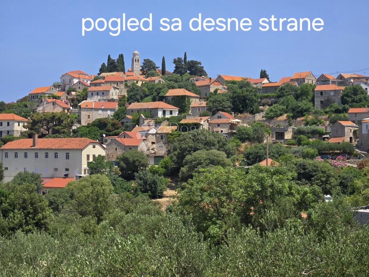 Zazidljivo zemljišče Hvar, 899m2