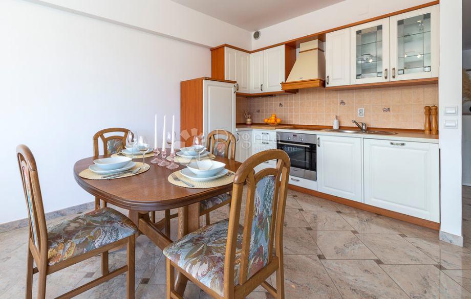 Stanovanje Rovinj, 70m2