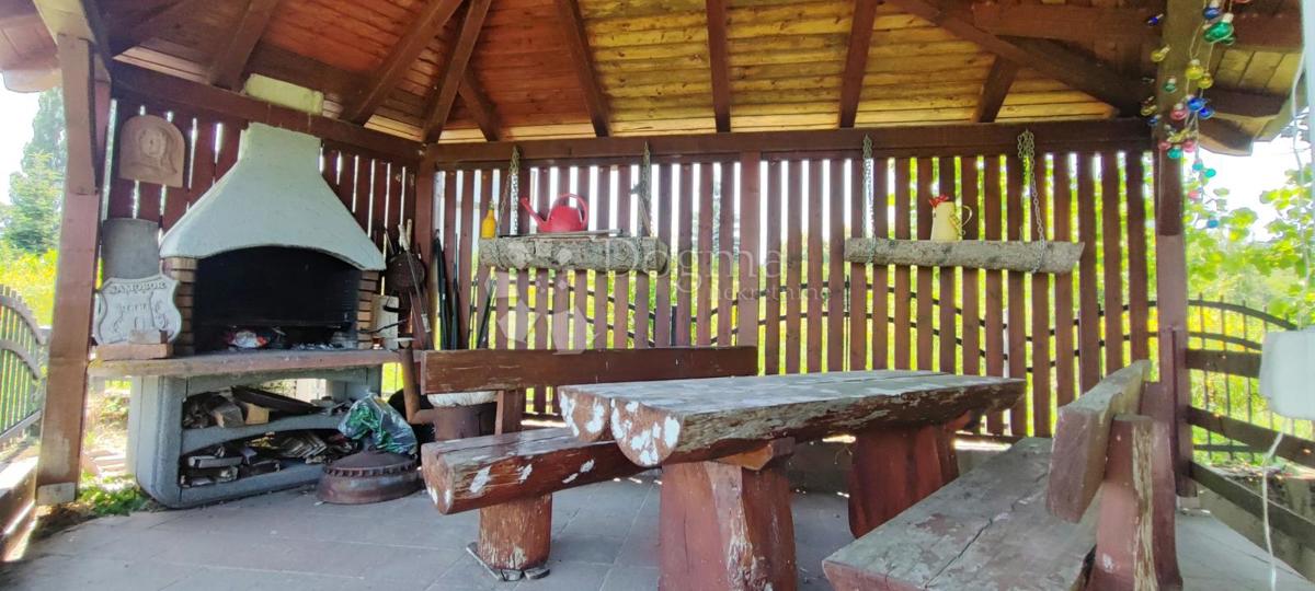 Hiša Sveta Nedelja, 326m2