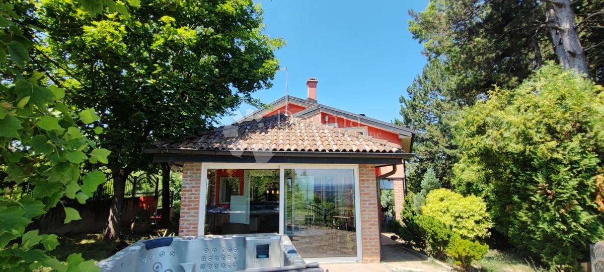 Hiša Sveta Nedelja, 326m2