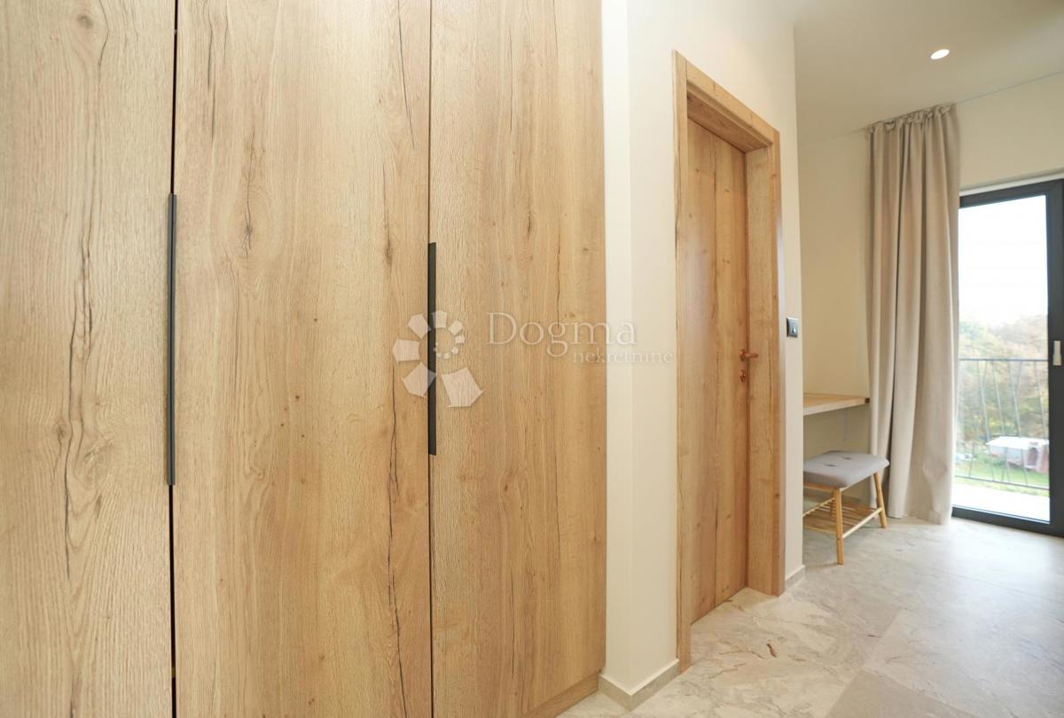 MODERNA HIŠA V GRADNJI