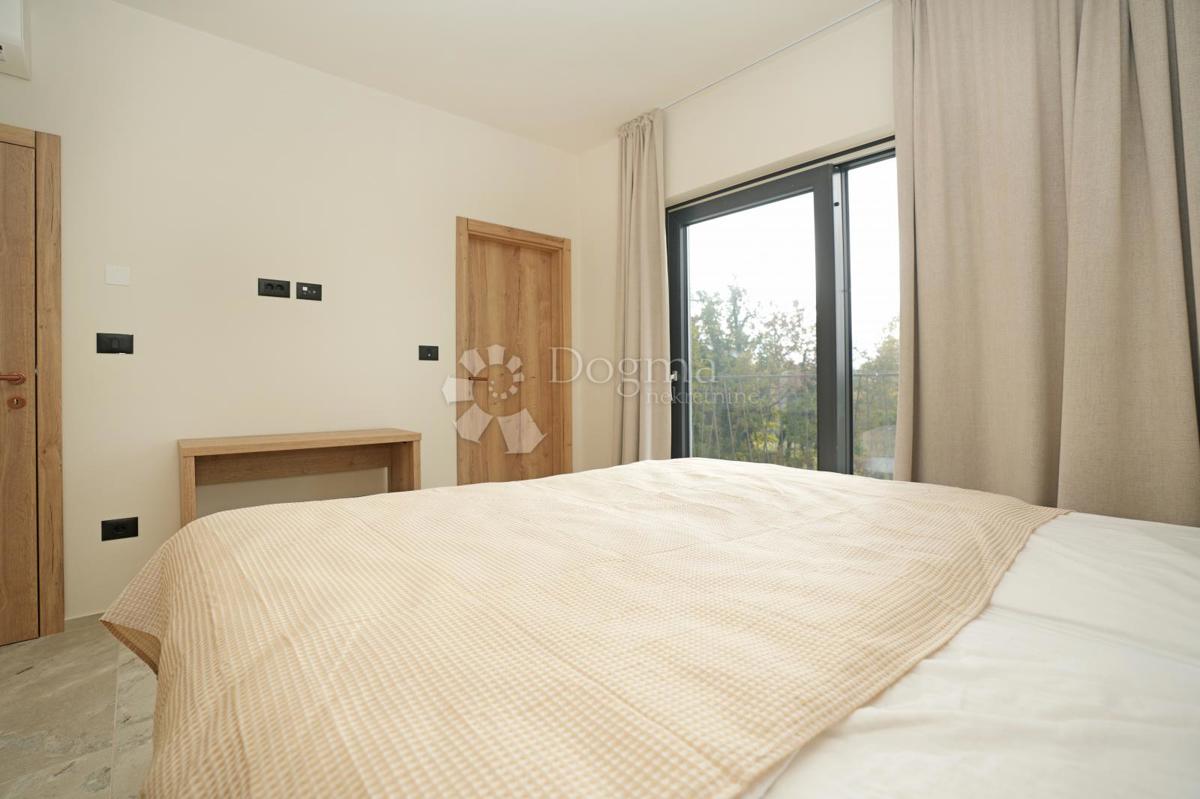 MODERNA HIŠA V GRADNJI