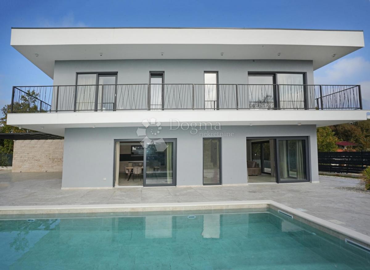 MODERNA HIŠA V GRADNJI