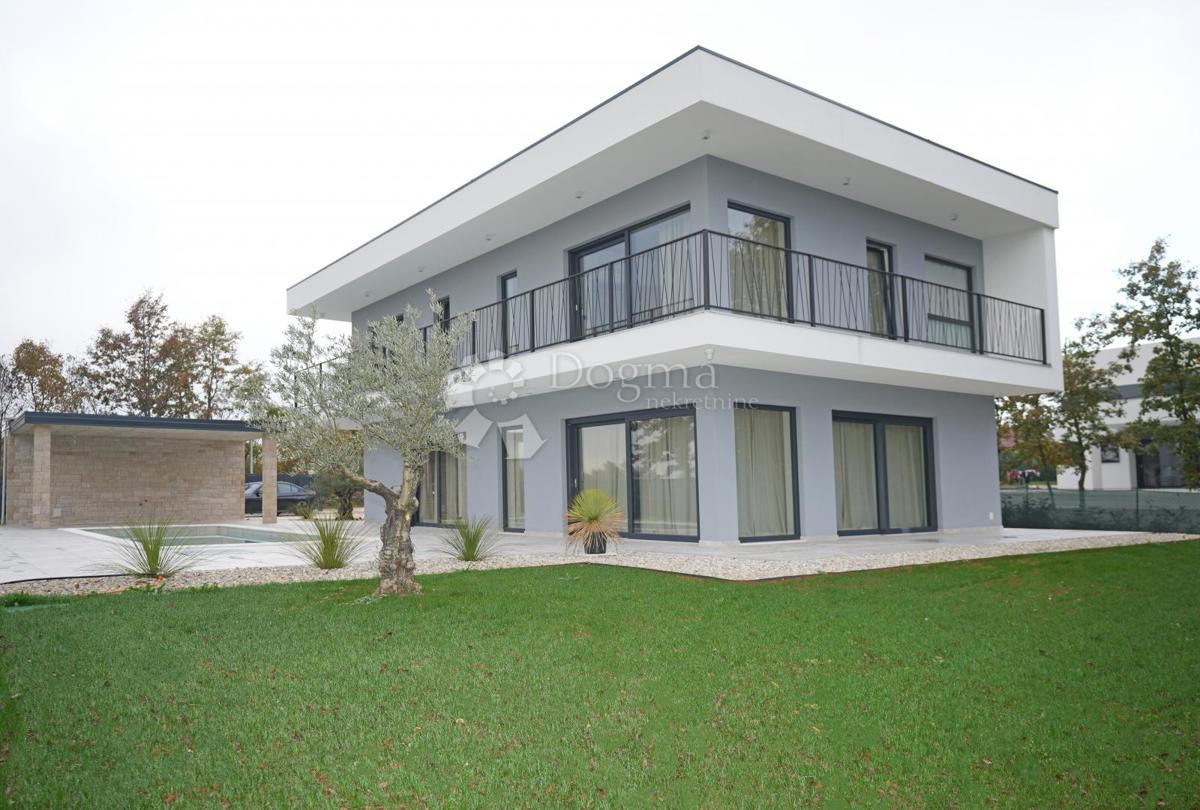 MODERNA HIŠA V GRADNJI