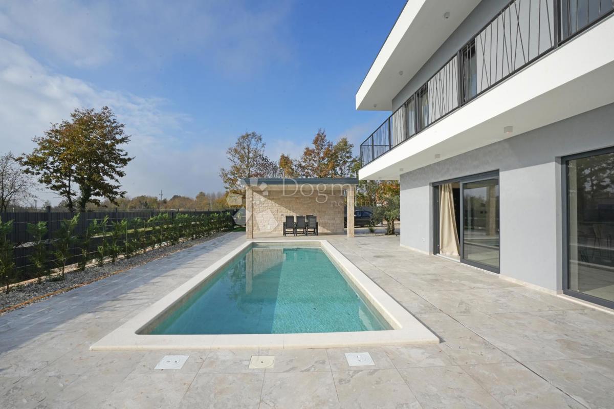 MODERNA HIŠA V GRADNJI