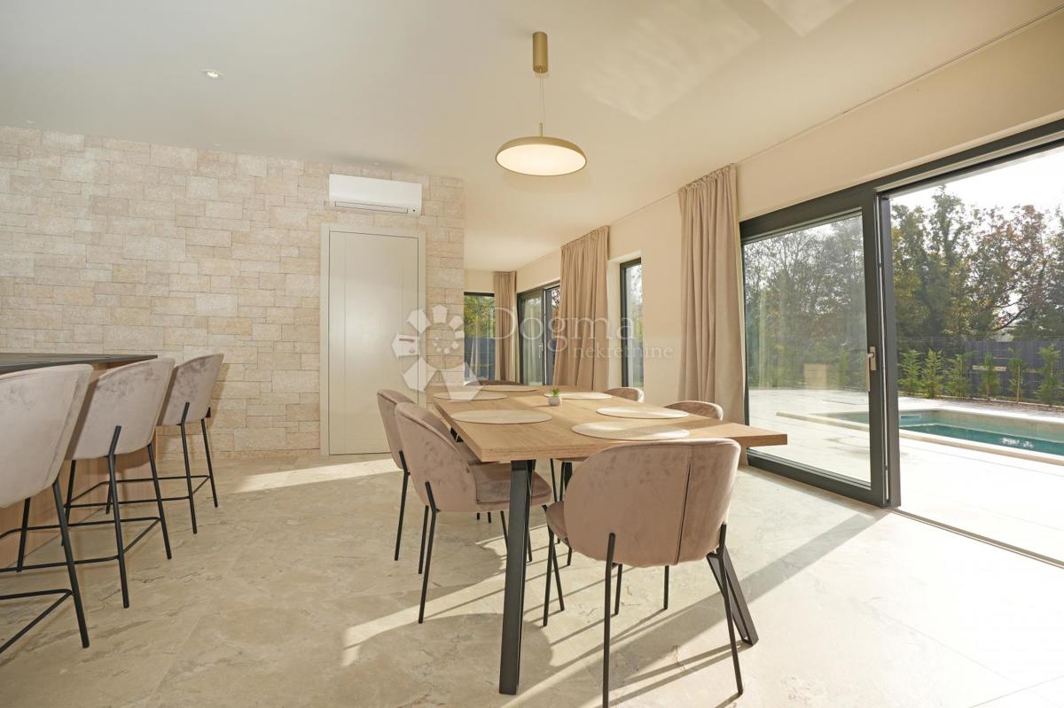 MODERNA HIŠA V GRADNJI