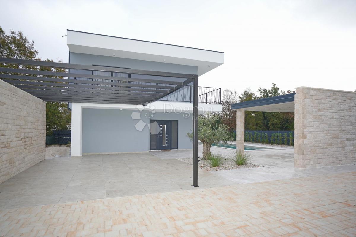 MODERNA HIŠA V GRADNJI