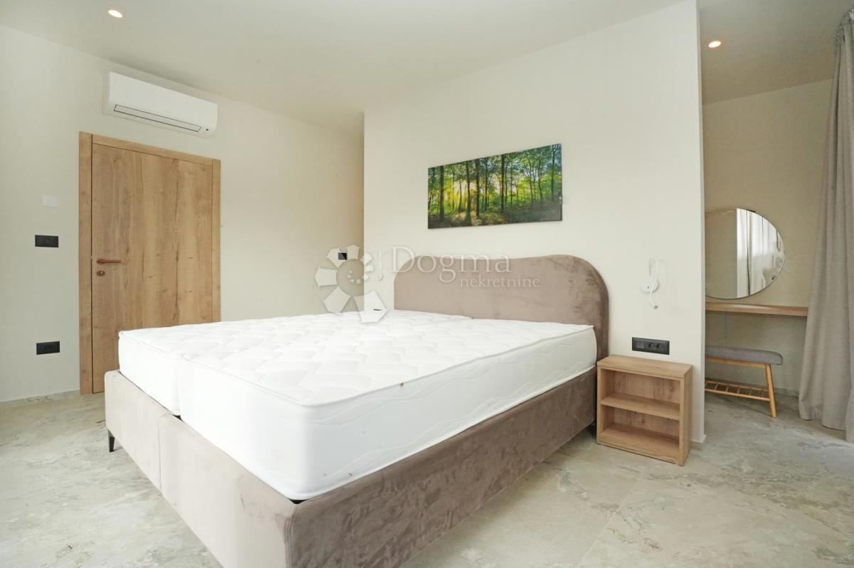 MODERNA HIŠA V GRADNJI