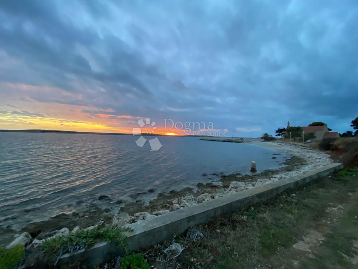 Zazidljivo zemljišče Premuda, Zadar - Okolica, 588m2