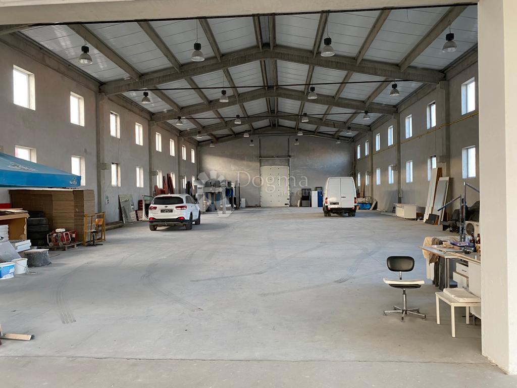 Poslovni prostor Gornja Vrba, 1.350m2
