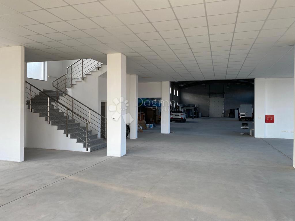 Poslovni prostor Gornja Vrba, 1.350m2