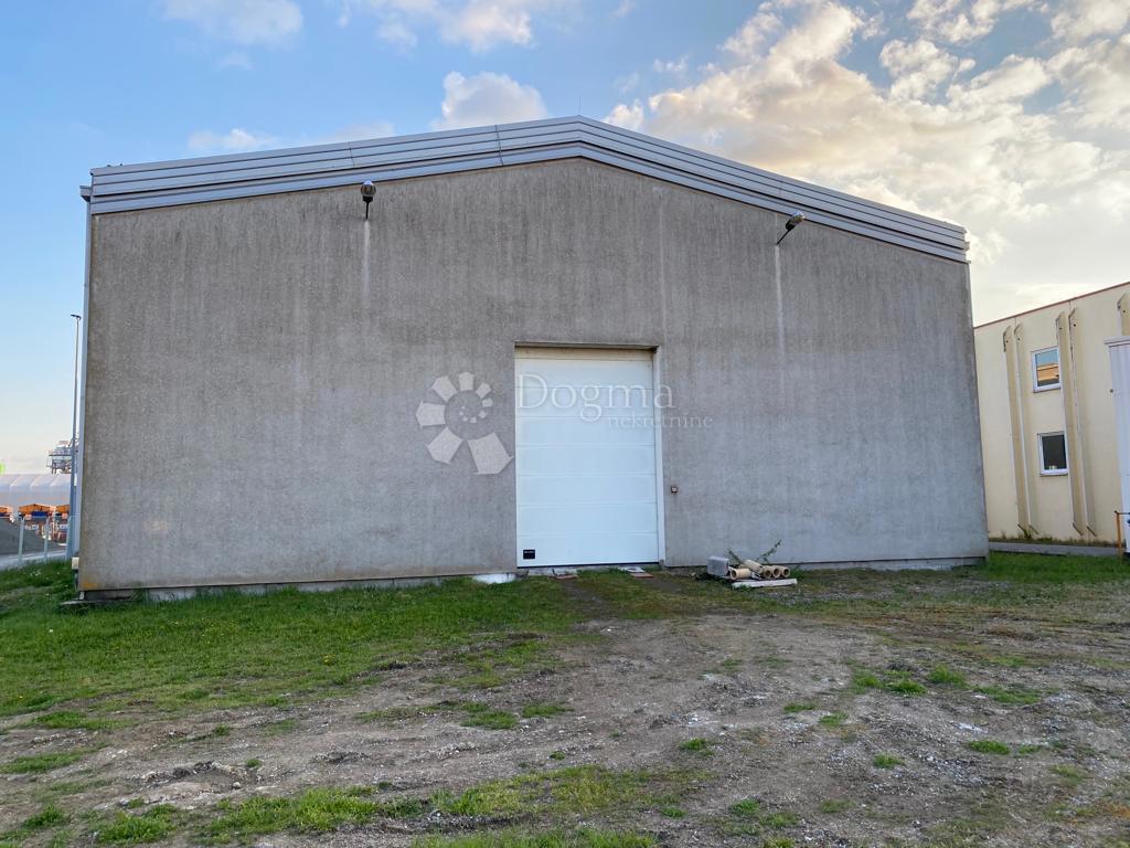 Poslovni prostor Gornja Vrba, 1.350m2