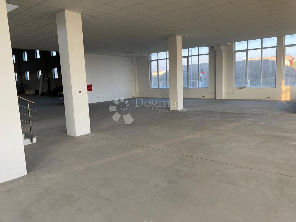 Poslovni prostor Gornja Vrba, 1.350m2