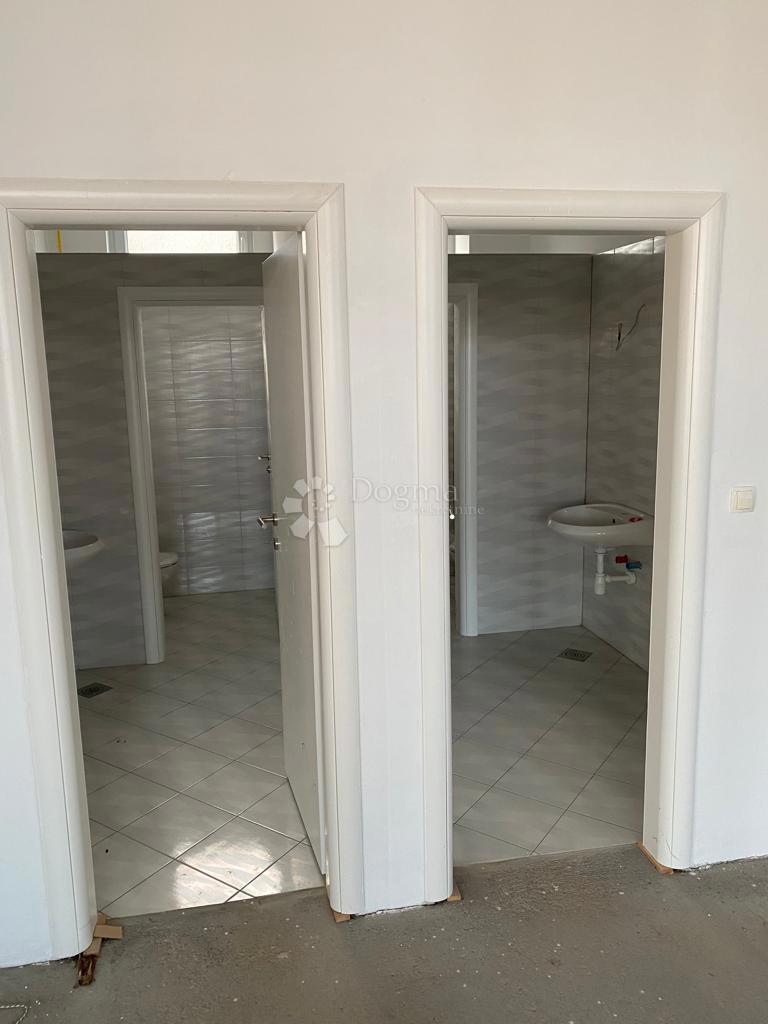Poslovni prostor Gornja Vrba, 1.350m2