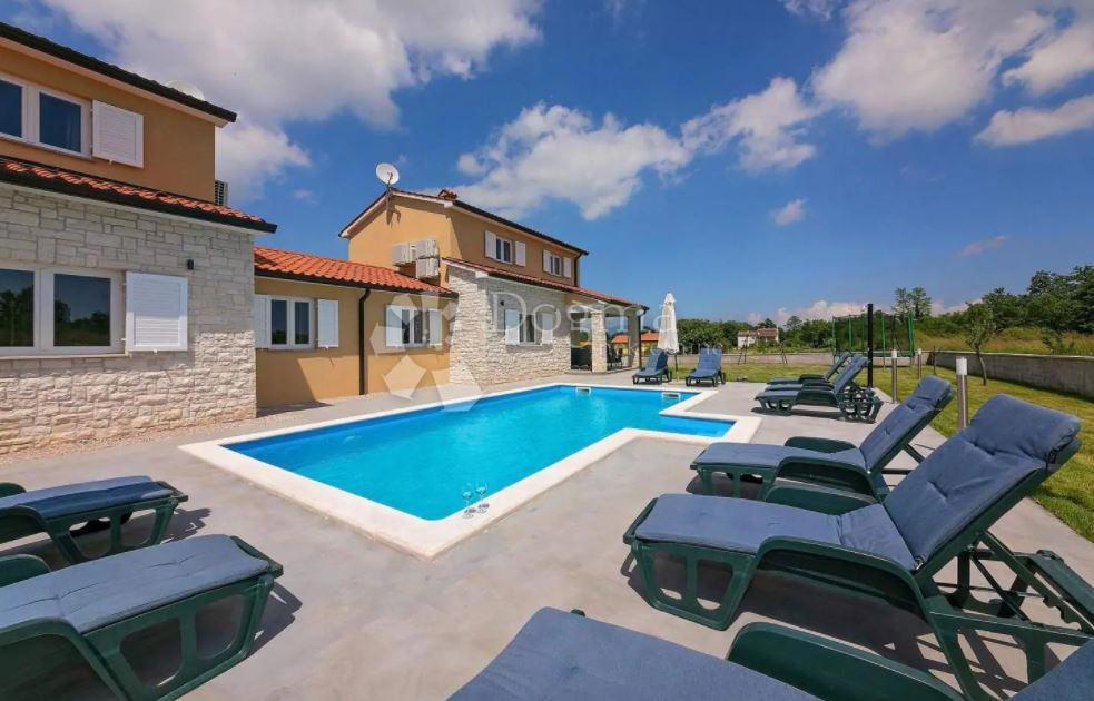 Hiša Labin, 240m2