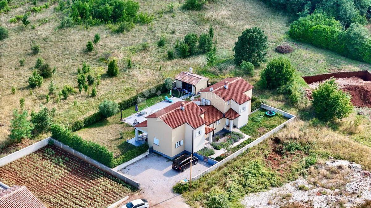Hiša Labin, 240m2