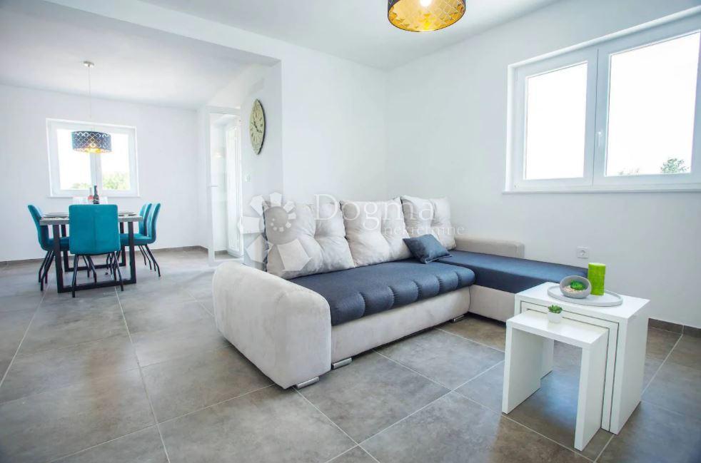 Hiša Labin, 240m2