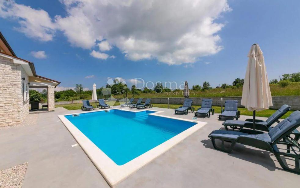 Hiša Labin, 240m2