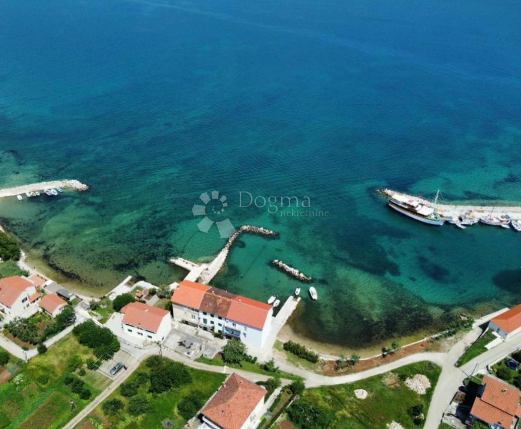 Zazidljivo zemljišče Neviđane, Pašman, 1.022m2