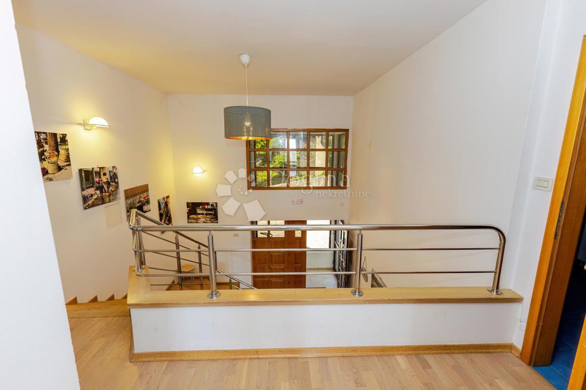 Hiša Bijenik, Črnomerec, 415,10m2