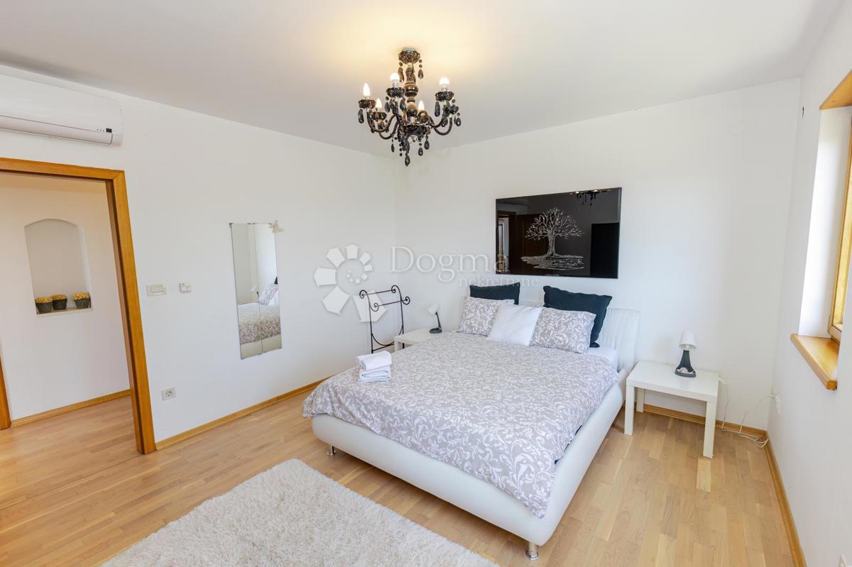 Hiša Bijenik, Črnomerec, 415,10m2