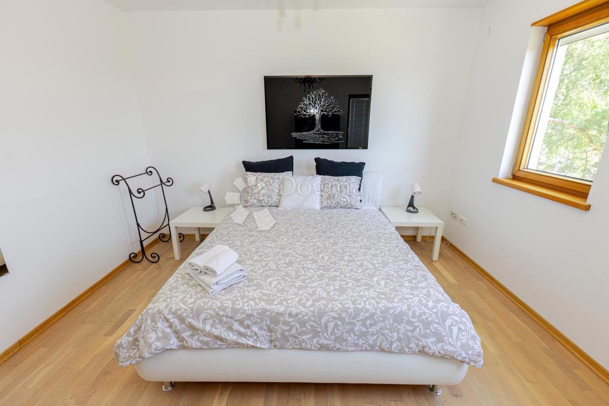 Hiša Bijenik, Črnomerec, 415,10m2
