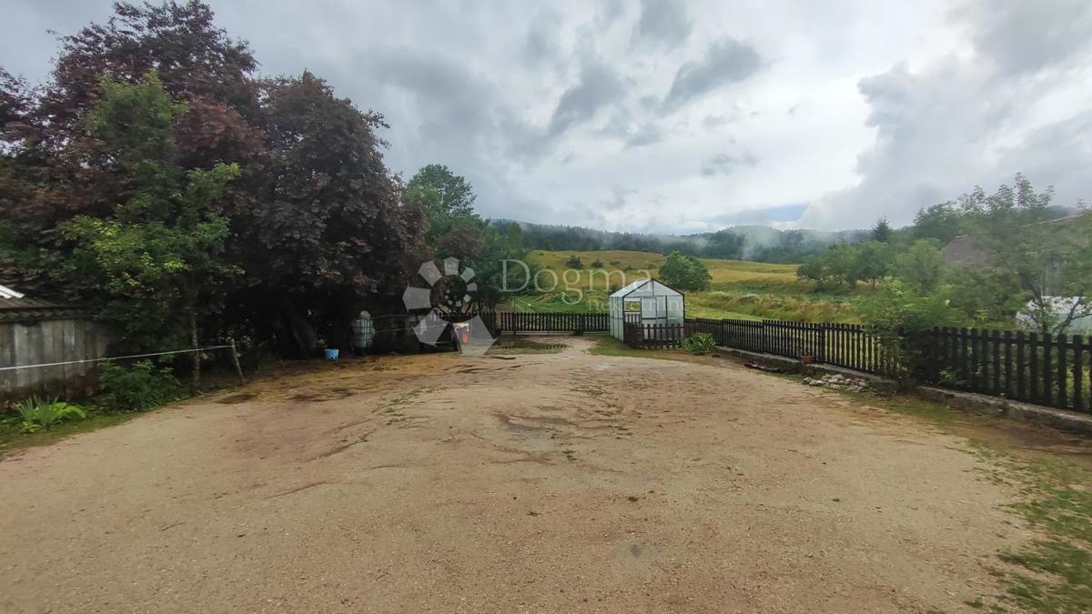 Hiša Prezid, Čabar, 1.000m2