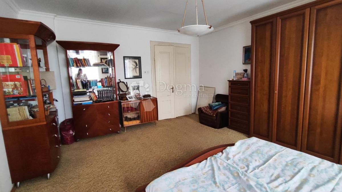 Hiša Prezid, Čabar, 1.000m2